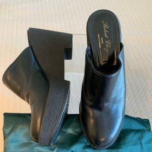 Robert Clergerie Black Leather Clog platform shoes, Size 7.5